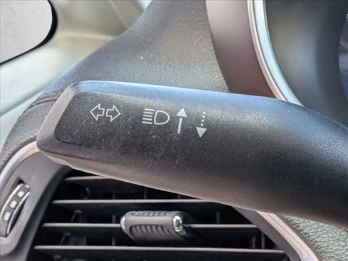 Used 2019 Chrysler Pacifica Limited image 8