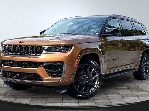 New 2026 Jeep Grand Cherokee L Summit w/ Obsidian Package AWD/4WD image 2