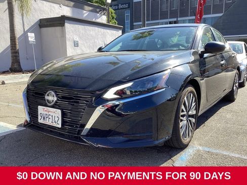 Used 2025 Nissan Altima 2.5 SV FWD image 1
