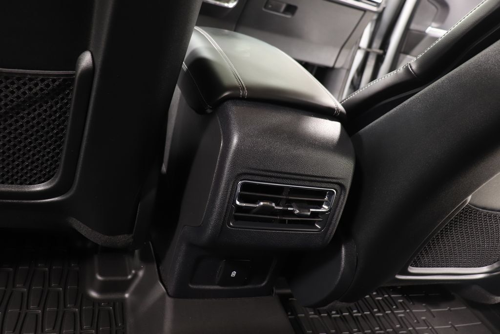 Used 2024 Lincoln Corsair Grand Touring AWD/4WD image 26