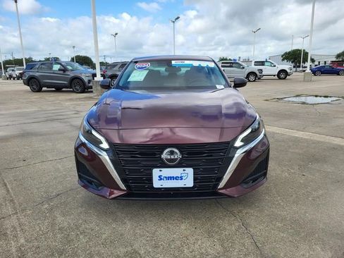 Used 2024 Nissan Altima 2.5 SV FWD image 17