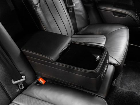 Used 2012 Bentley Mulsanne w/ Premiere Specification Pkg image 25