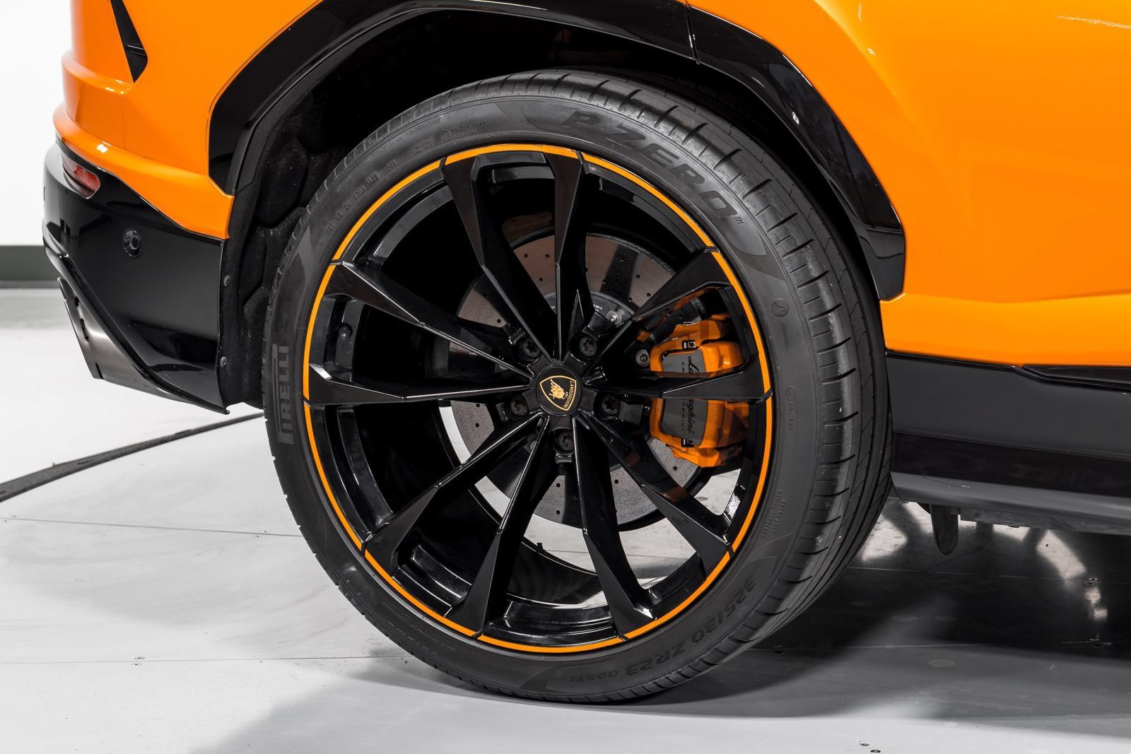 Used 2022 Lamborghini Urus AWD/4WD image 55