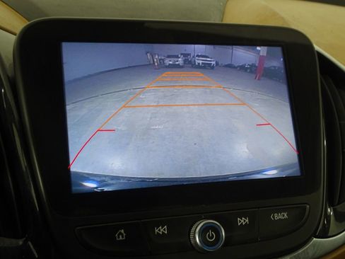 Used 2017 Chevrolet Volt Premier w/ Driver Confidence II Package image 8