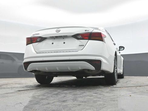 Used 2023 Nissan Altima 2.5 SV AWD/4WD image 31