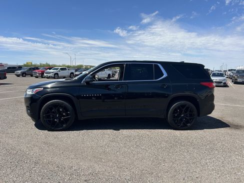 Used 2021 Chevrolet Traverse LS FWD image 2