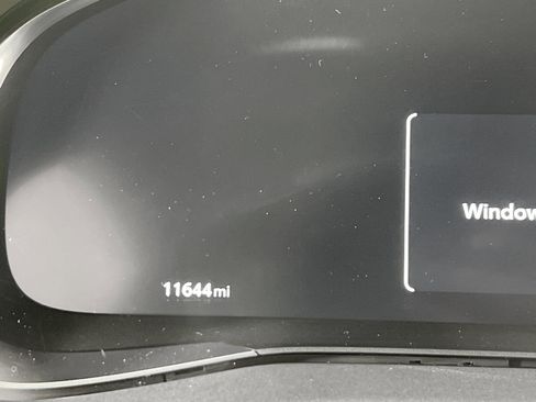 Used 2024 Toyota Venza Limited image 12