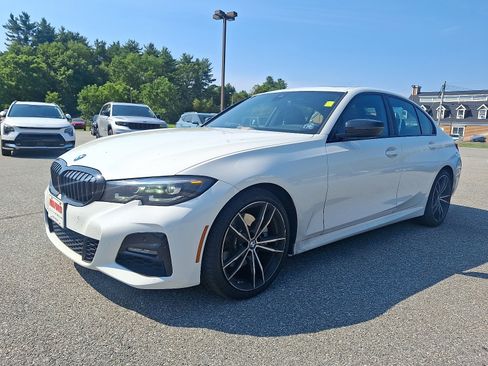 Used 2022 BMW 330i xDrive Sedan w/ M Sport Package image 5