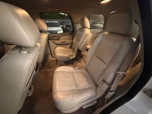 Used 2011 Chevrolet Tahoe LTZ RWD image 11