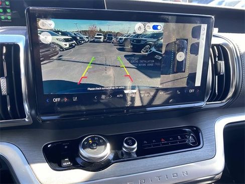 New 2025 Ford Expedition Platinum w/ Driver's Package image 18