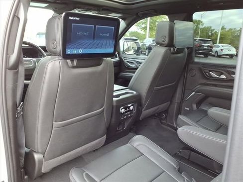Used 2024 GMC Yukon XL Denali w/ Advanced Technology Package AWD/4WD image 16
