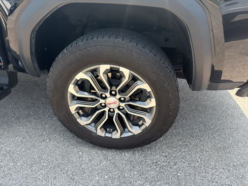Used 2024 GMC Canyon Denali AWD/4WD image 29