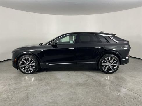 Used 2026 Cadillac Lyriq Signature Luxury w/ Nappa Leather Package AWD/4WD image 5