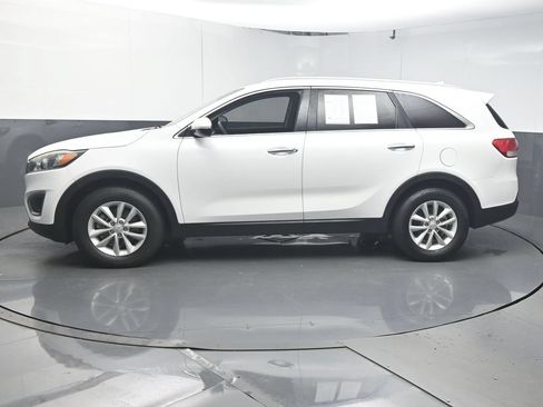 Used 2018 Kia Sorento FWD image 5