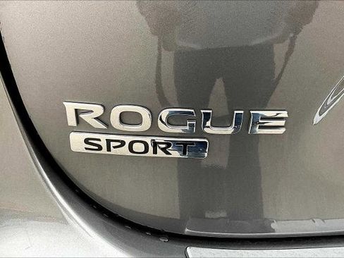 Certified 2021 Nissan Rogue Sport SV image 9