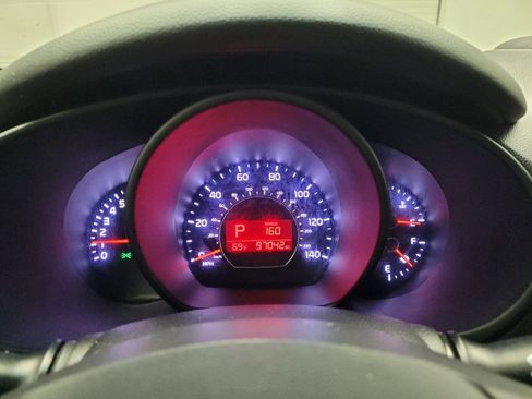 Used 2019 Kia Soul FWD image 23