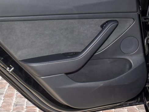 Used 2022 Tesla Model 3 RWD image 12