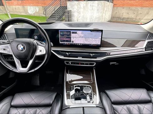 Used 2024 BMW X7 xDrive40i image 20