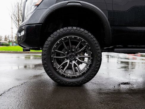 Used 2021 Nissan Titan PRO-4X w/ Pro-4x Convenience Package image 7