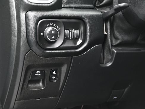 Used 2020 RAM 1500 Laramie w/ Sport Appearance Package AWD/4WD image 23