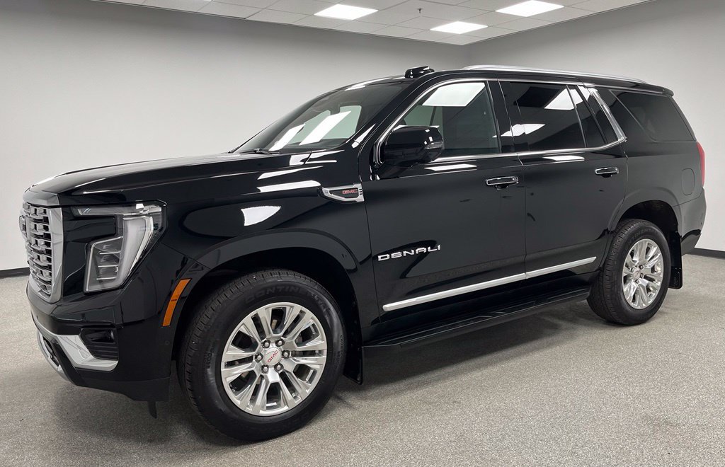 Used 2025 GMC Yukon Denali w/ LPO, Floor Liner Package AWD/4WD image 6