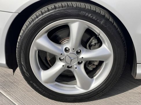 Used 2005 Mercedes-Benz CLK 320 Coupe image 13