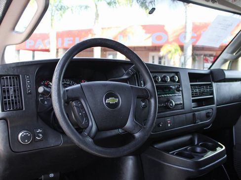 Used 2016 Chevrolet Express 2500 RWD image 16