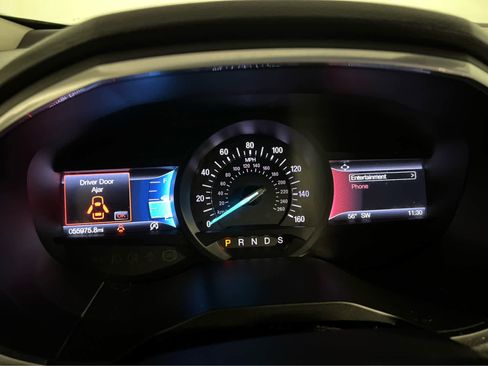 Used 2019 Ford Edge Titanium w/ Cold Weather Package image 17