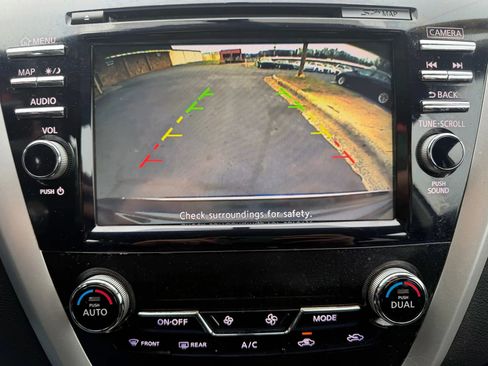 Used 2015 Nissan Murano SV image 24