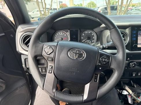 Used 2019 Toyota Tacoma TRD Off-Road AWD/4WD image 6