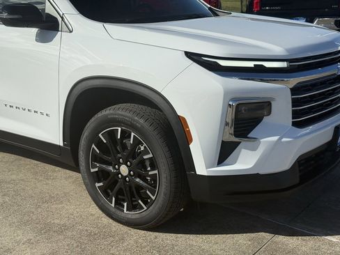 New 2026 Chevrolet Traverse LT image 6