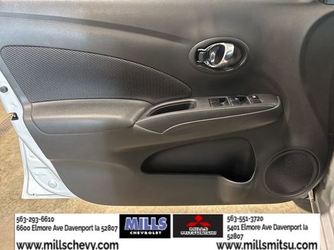 Used 2018 Nissan Versa SV image 9