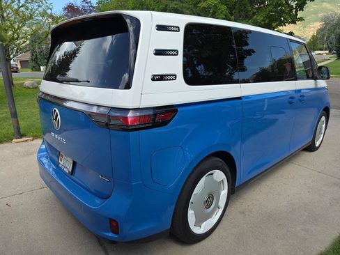 Used 2025 Volkswagen ID. Buzz 1st Edition AWD/4WD image 3