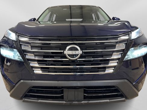 Used 2025 Nissan Rogue SV image 10