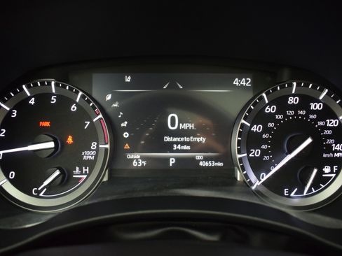 Used 2022 Toyota Highlander XLE image 19