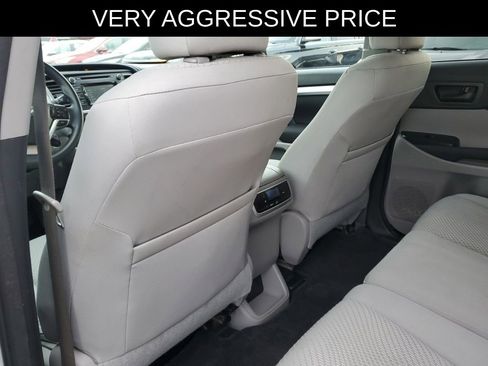 Used 2016 Toyota Highlander LE image 10