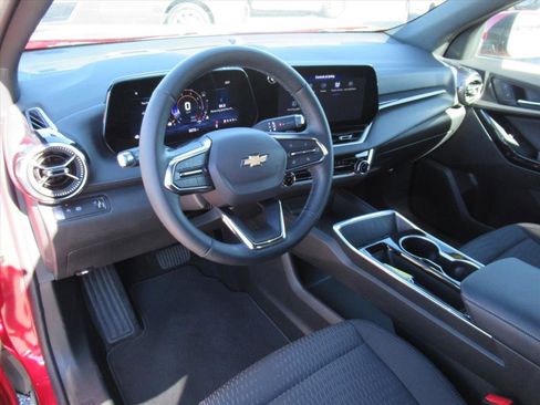 Used 2025 Chevrolet Equinox LT w/ Safety and Technology Package image 14