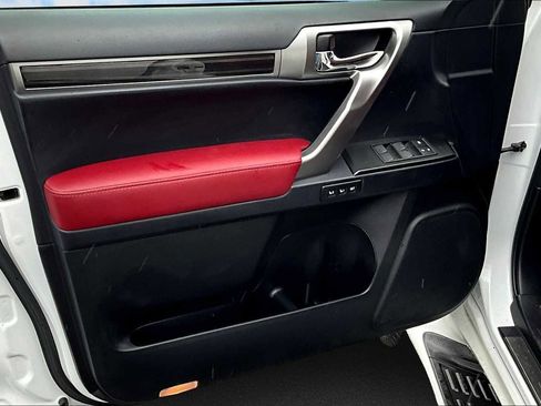 Used 2023 Lexus GX 460 Luxury image 28