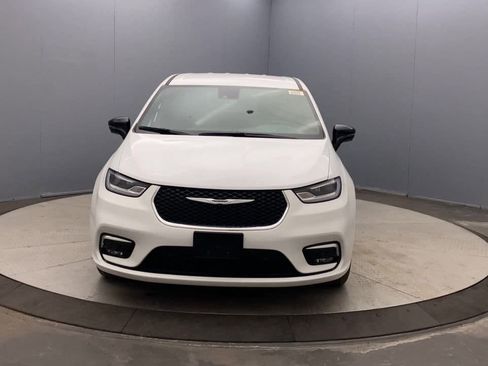 New 2026 Chrysler Pacifica Select image 8