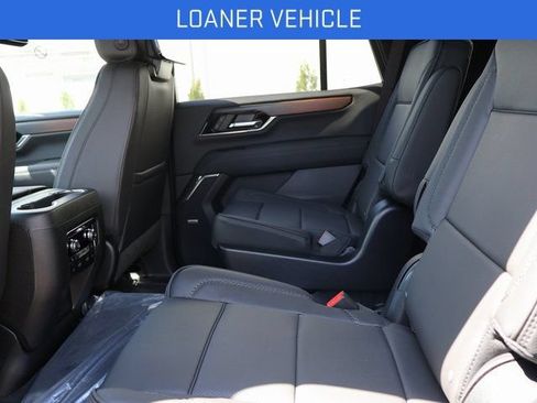 New 2026 GMC Yukon Denali w/ Denali Reserve Package AWD/4WD image 17