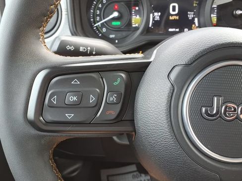 Used 2024 Jeep Wrangler Unlimited AWD/4WD image 27