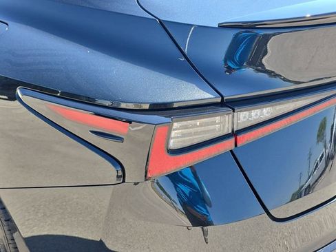 Used 2025 Lexus IS 500 image 34