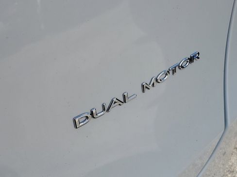 Used 2025 Tesla Model Y Long Range image 7