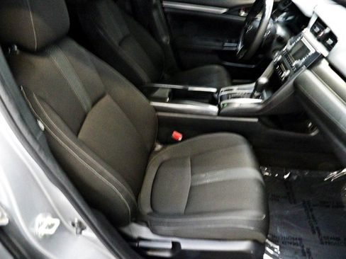 Used 2018 Honda Civic Sport image 14