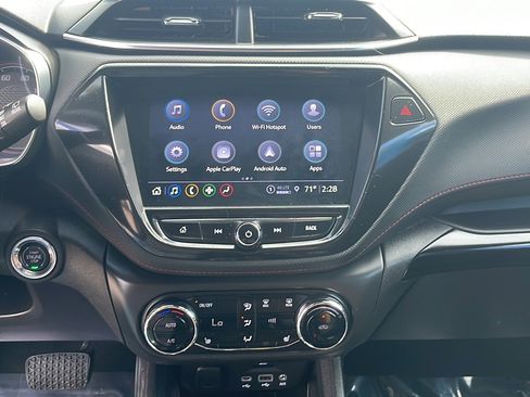 Used 2022 Chevrolet TrailBlazer RS w/ Technology Package image 11