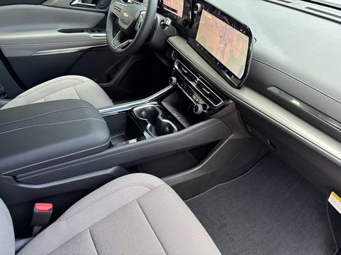 New 2026 Chevrolet Traverse LT FWD image 16