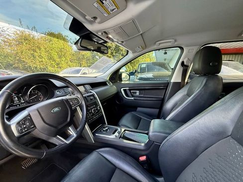 Used 2019 Land Rover Discovery Sport SE image 12