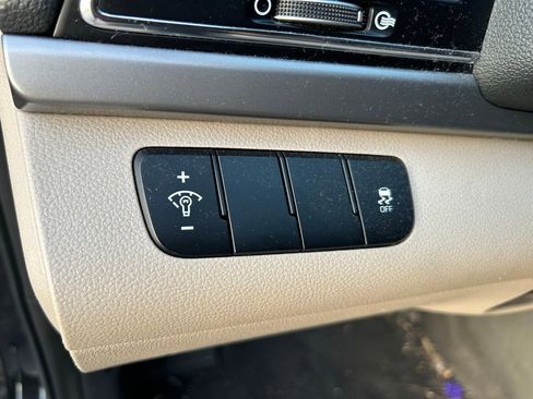 Used 2017 Hyundai Elantra SE FWD image 27