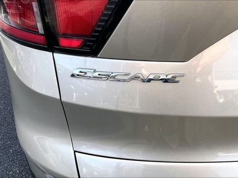 Used 2018 Ford Escape SEL image 23