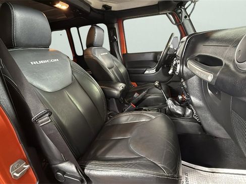 Used 2015 Jeep Wrangler Unlimited Rubicon image 33